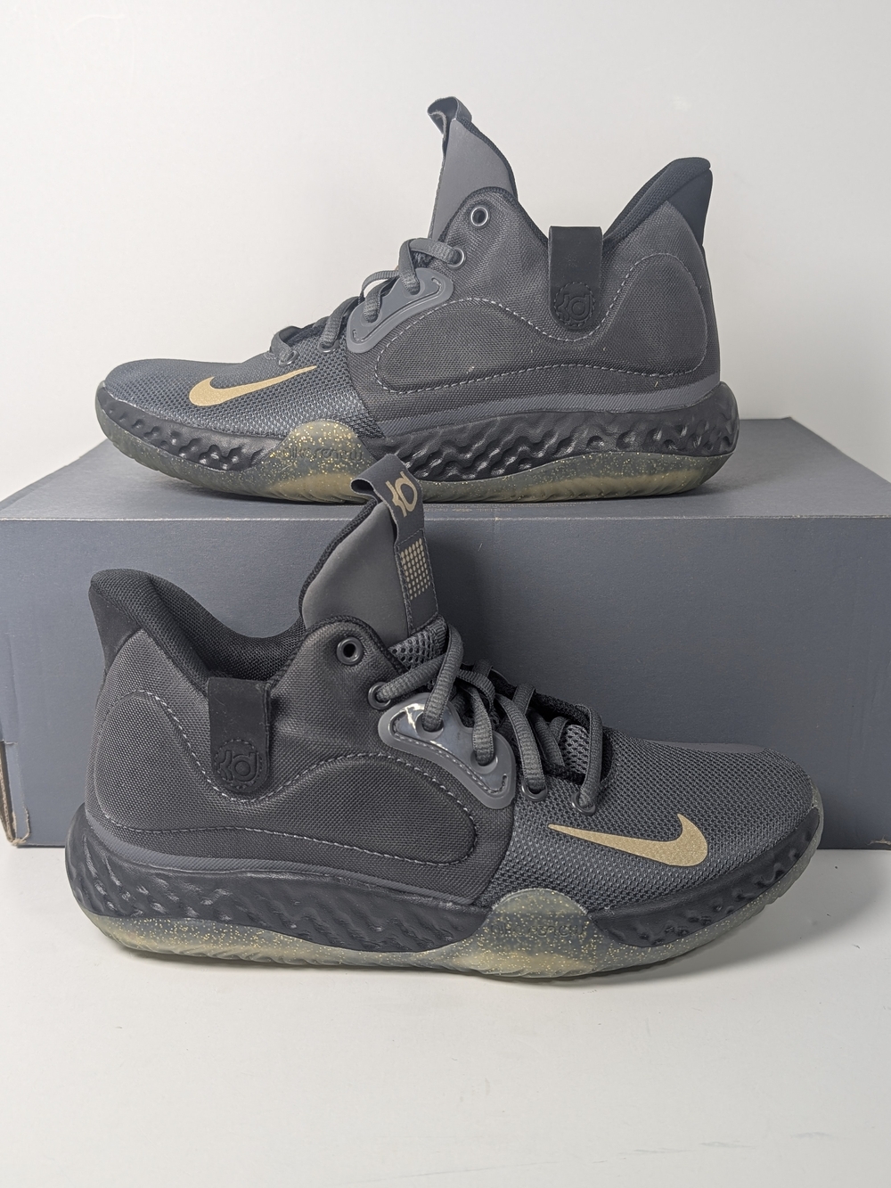Nike KD Trey 5 VII Dark Grey Metallic Gold Basketball Shoes Size 5